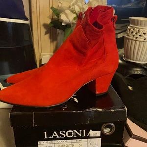 Nice faux leather boots and very comfortable !!